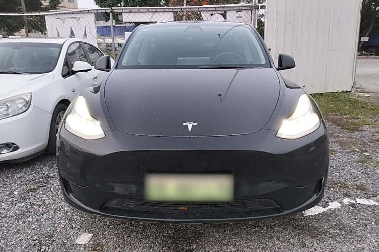 Tesla Model Y 2022 car image #3
