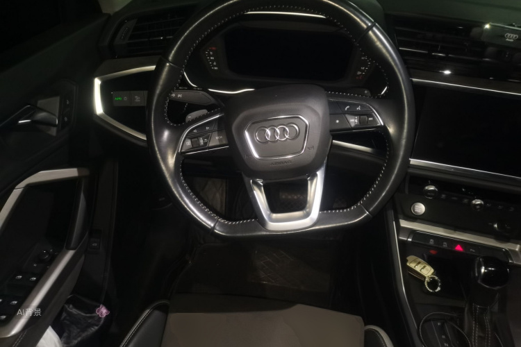 Audi Q3 2021 car image #12