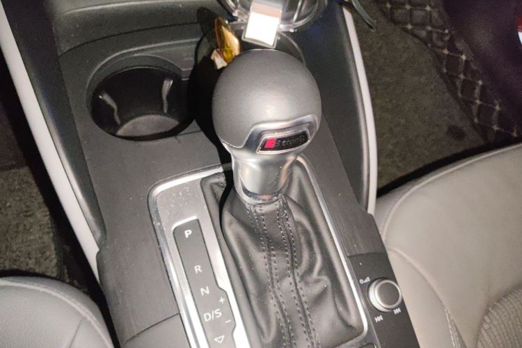 Audi A3 2018 immagine di auto #14
