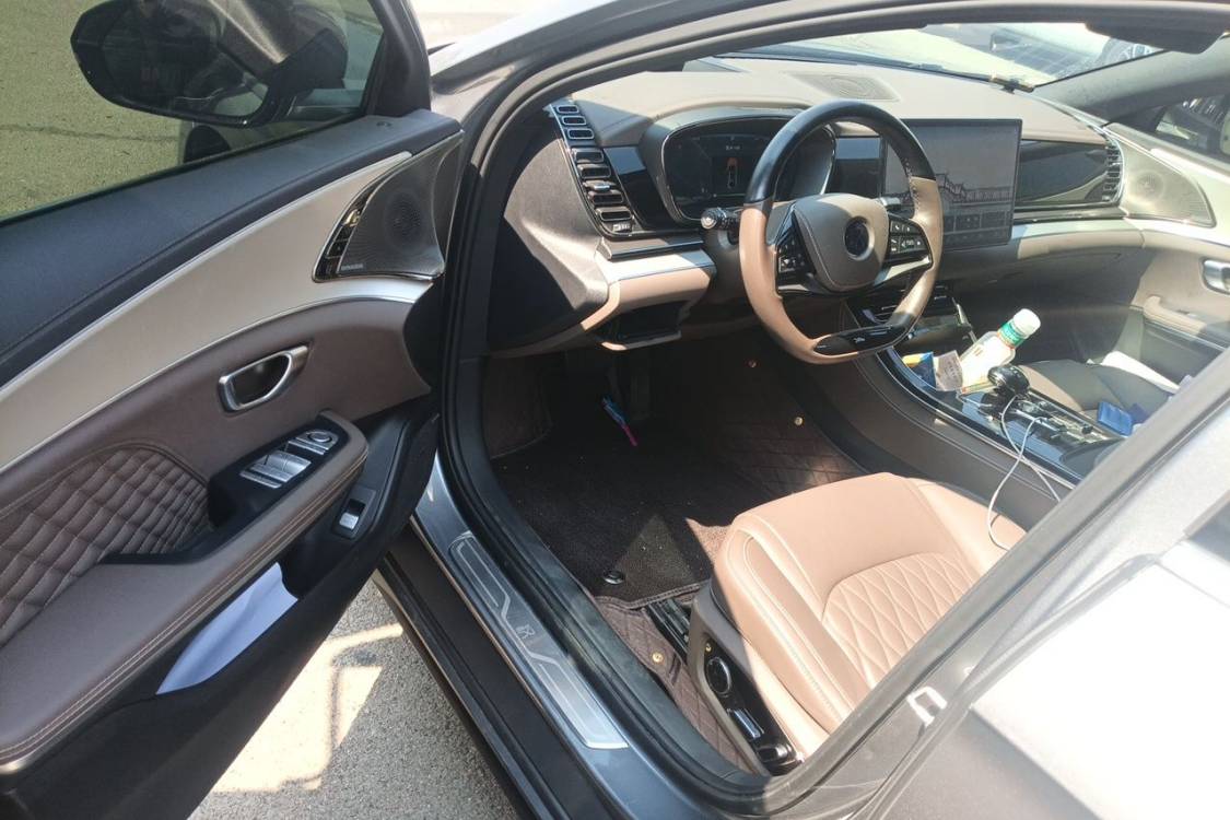 BYD Han 2024 car image #25