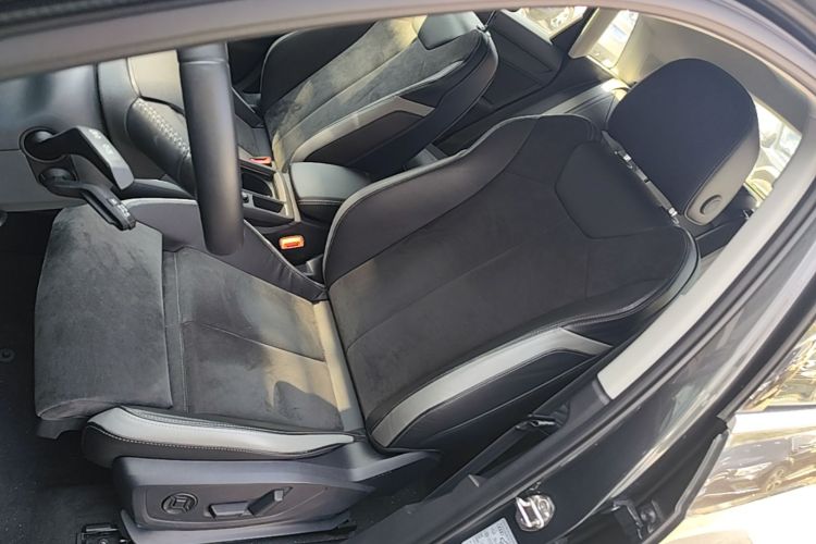 Audi Q3 2021 imagen de coche #19
