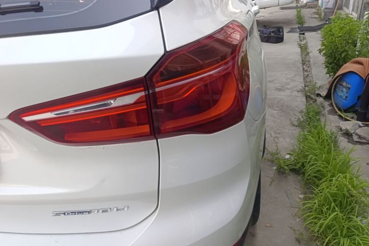 BMW X1 2019 #8 BMW X1 2019 car image #8