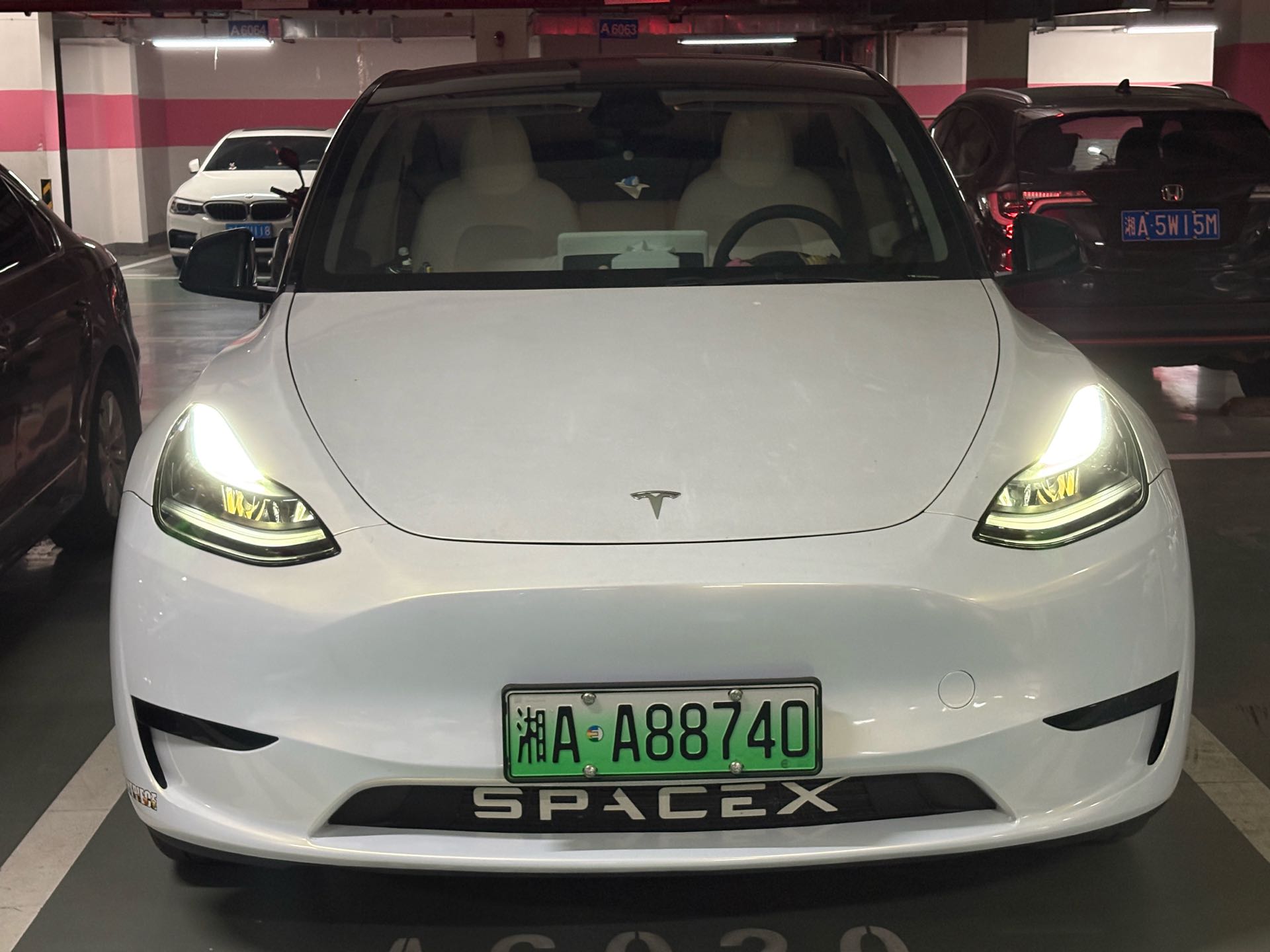 Tesla Model Y 2024 #3 Tesla Model Y 2024 immagine di auto #3