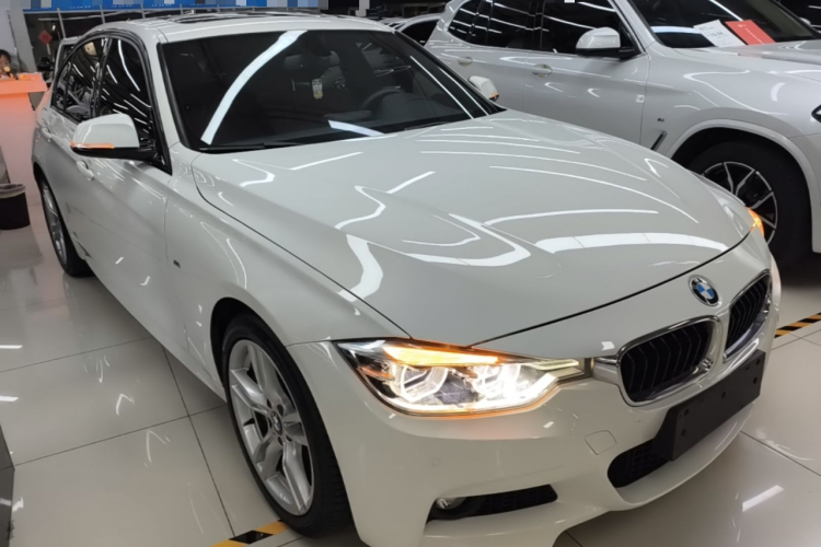BMW 3 Series 2019 #4 BMW 3 Series 2019 car image #4