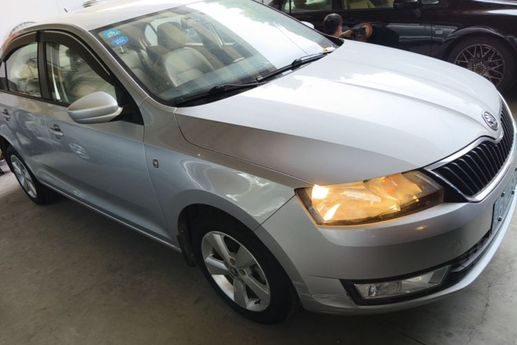 Skoda Rapid 2014 #4 Skoda Rapid 2014 image de voiture #4