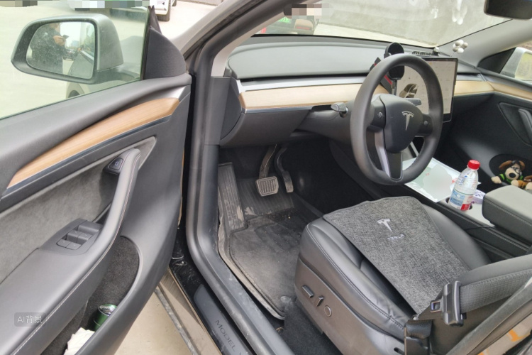 Tesla Model Y 2021 #18 Tesla Model Y 2021 car image #18