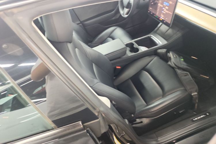 Tesla Model 3 2023 car image #24