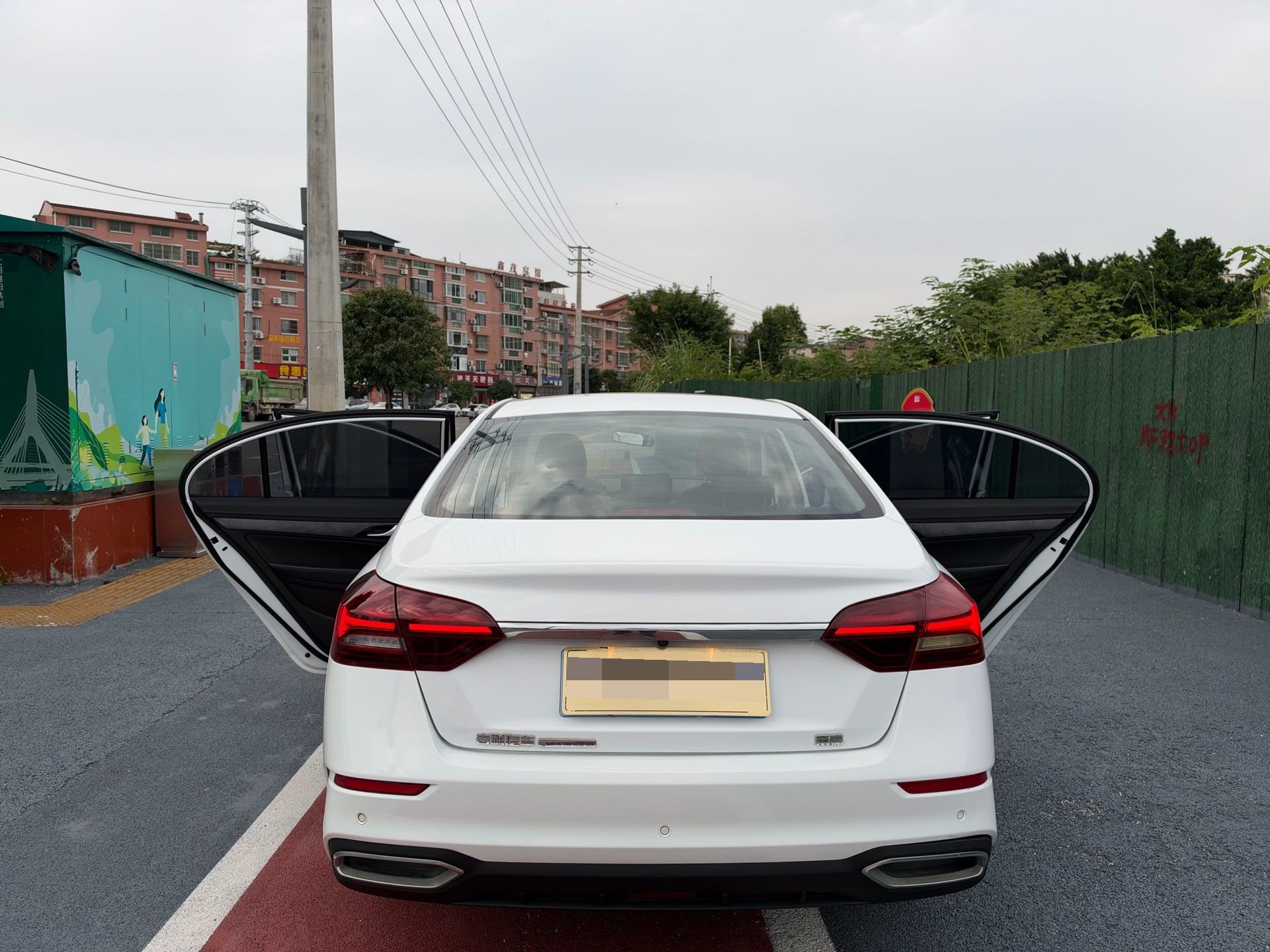 GEELY Emgrand 2021 car image #12