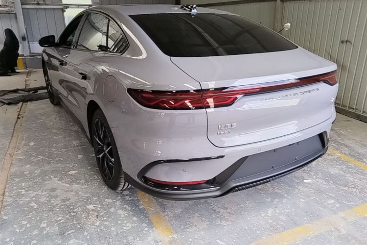 BYD Han 2025 car image #5