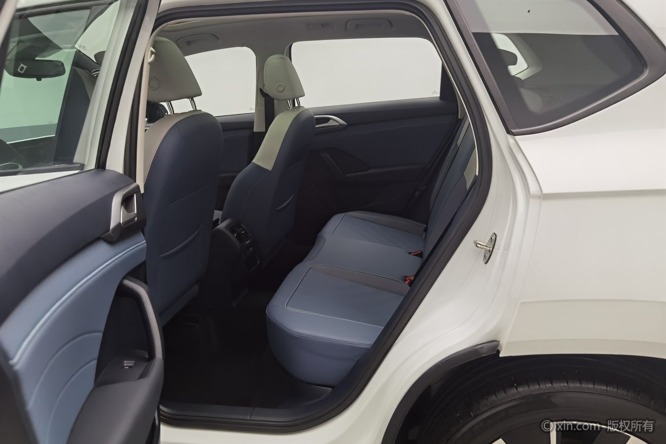 Volkswagen Tharu 2025 car image #16