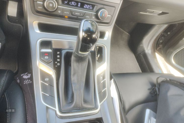 GEELY Emgrand 2018 car image #16