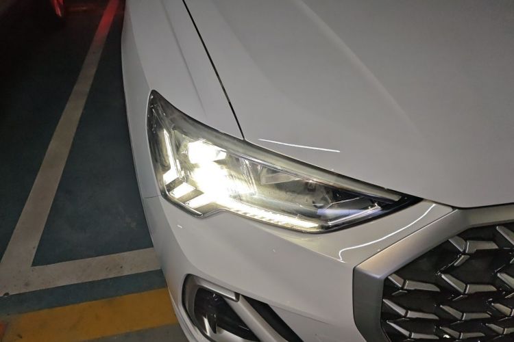 Audi Q3 2025 car image #8