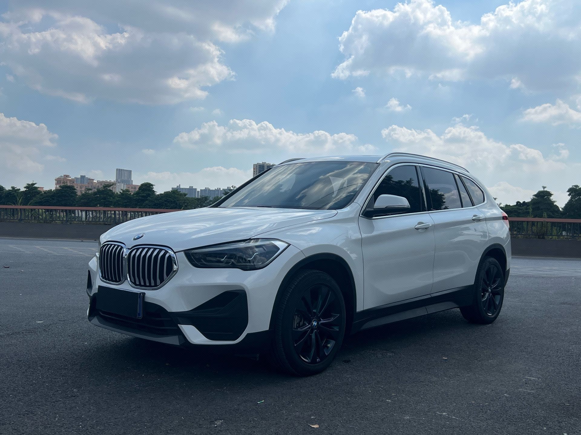 BMW X1 2021 car image 