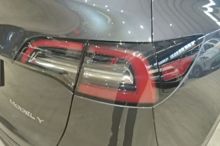 Tesla Model Y 2021 #8 Tesla Model Y 2021 car image #8