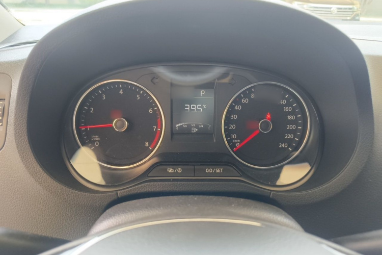 Volkswagen Polo 2018 car image #14