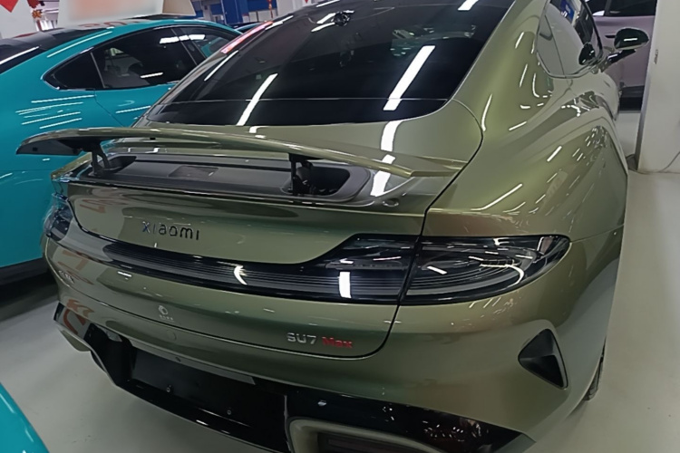 MI SU7 2025 immagine di auto #6