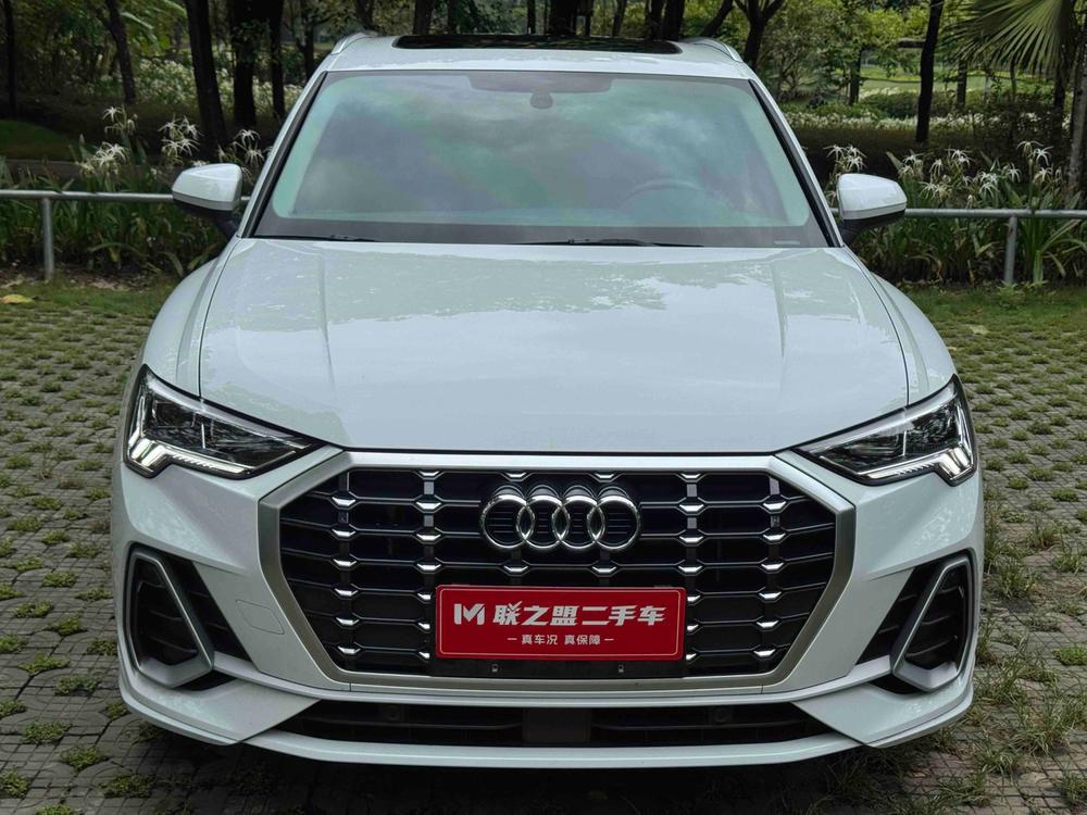 Audi Q3 2023 car image #2