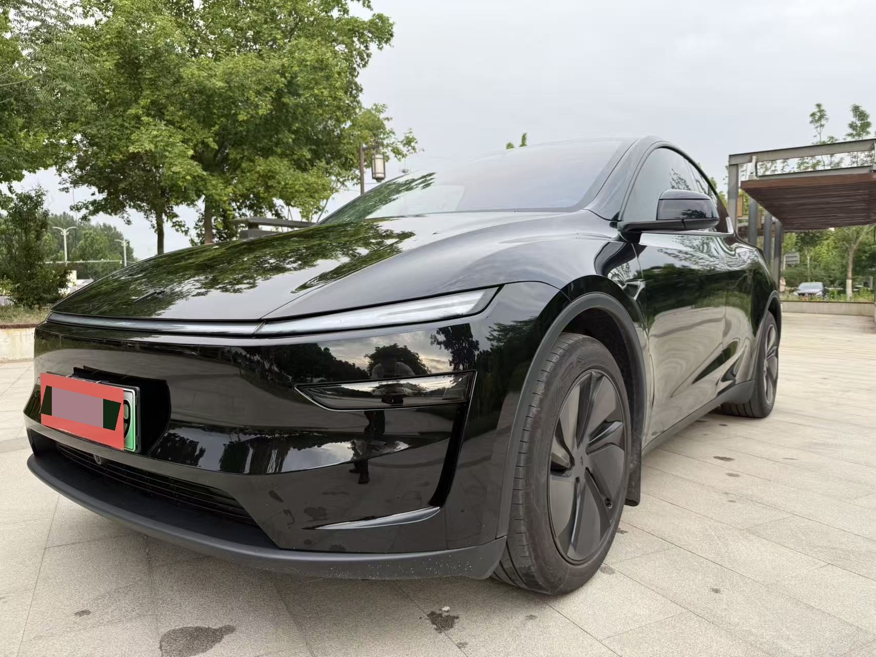 Tesla Model Y 2025 Tesla Model Y 2025 car image