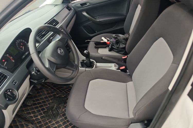 Skoda Rapid 2016 #15 Skoda Rapid 2016 image de voiture #15