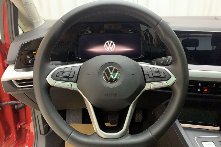 Volkswagen Golf 2022 car image #13