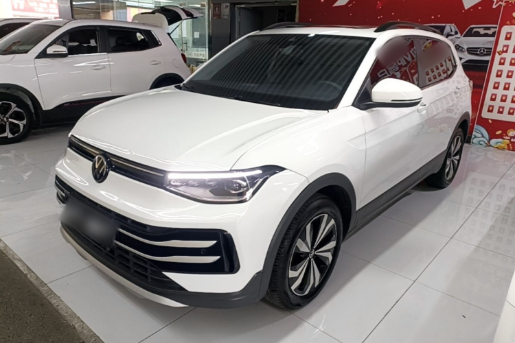 Volkswagen Tharu 2025 car image #2