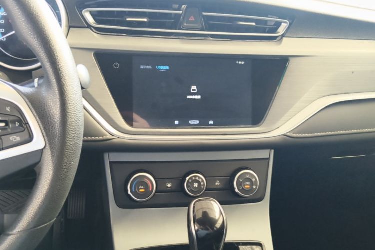 GEELY Emgrand 2022 car image #13