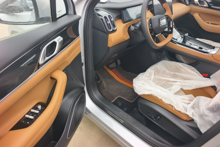 GEELY Boyue L 2026 immagine di auto #16