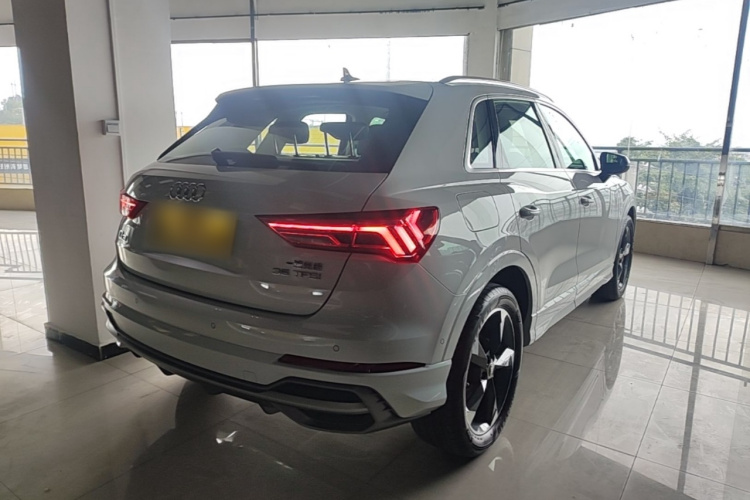 Audi Q3 2023 #7 Audi Q3 2023 car image #7