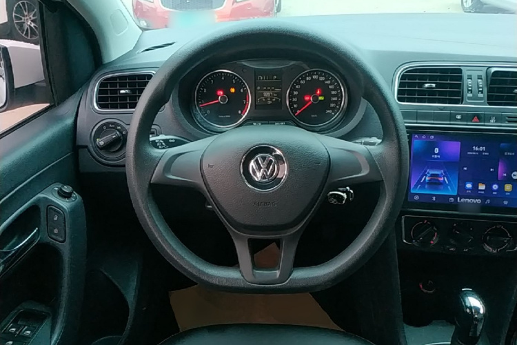 Volkswagen Polo 2016 #15 Volkswagen Polo 2016 car image #15