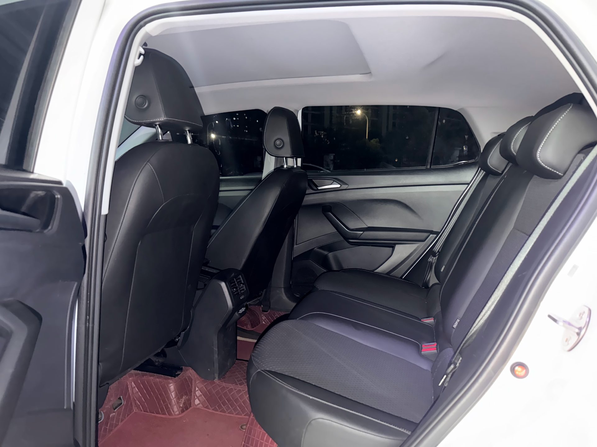 Volkswagen Tacqua 2023 car image #6