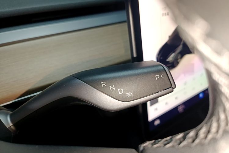 Tesla Model 3 2022 car image #18