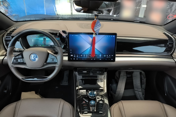 BYD Han 2024 car image #11