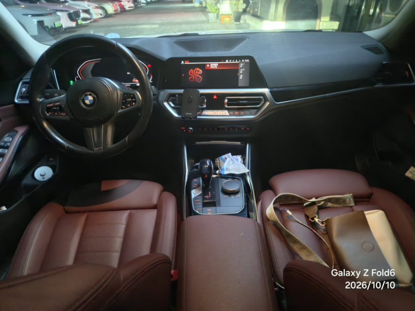 BMW 3 Series 2021 #8 BMW 3 Series 2021 صورة سيارة #8