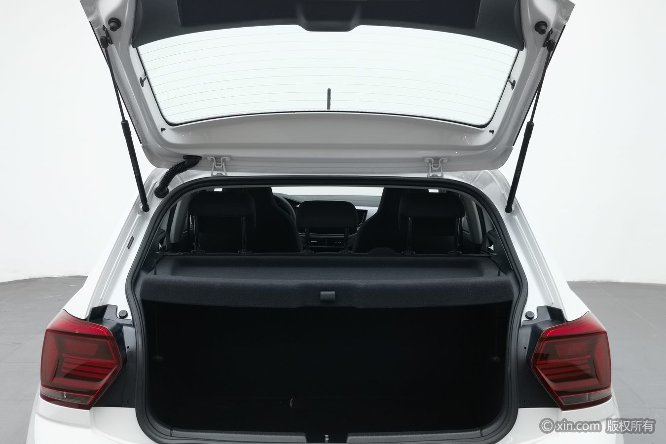 Volkswagen Polo 2023 car image #17