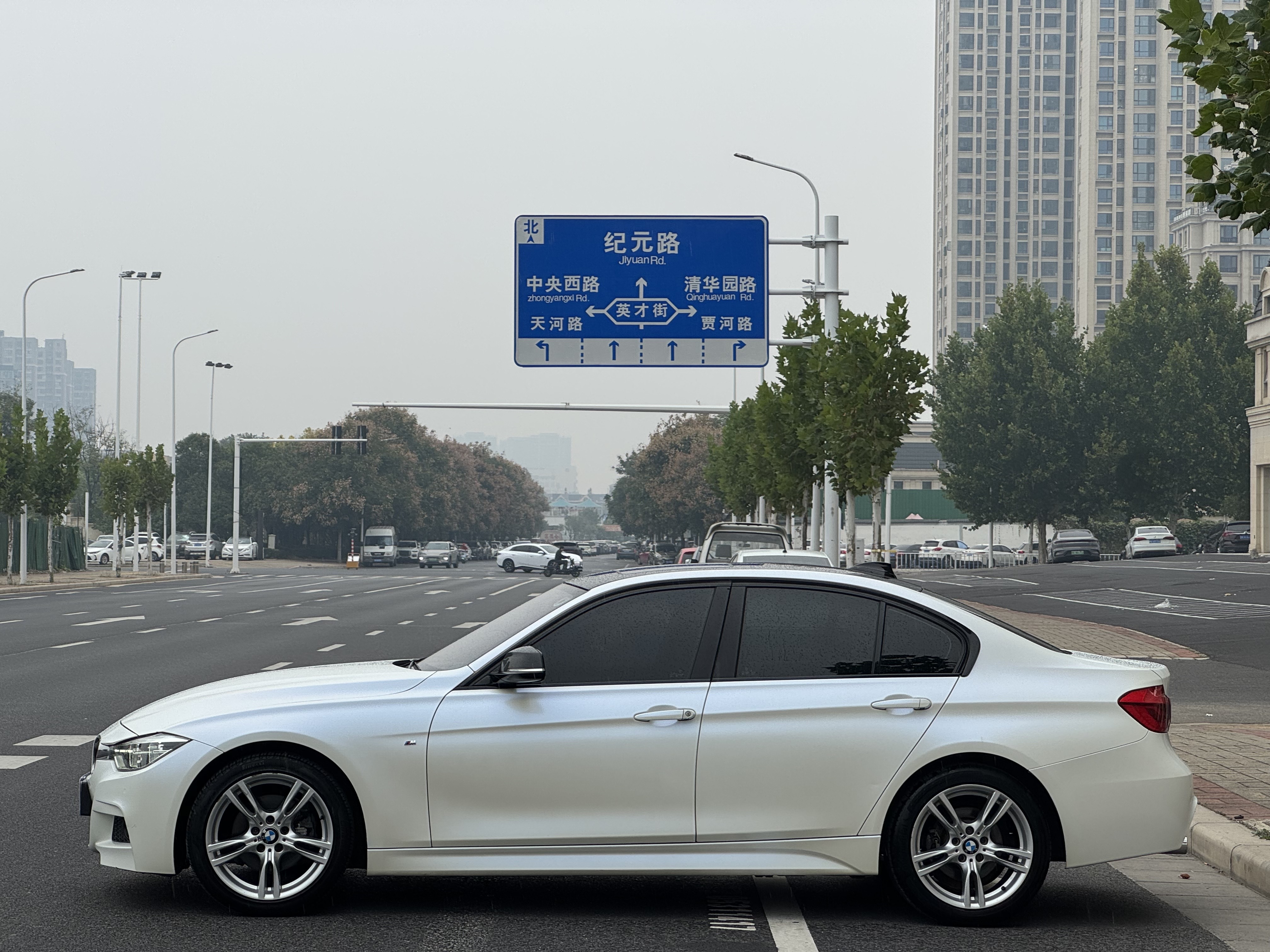 BMW 3 Series 2018 #5 BMW 3 Series 2018 صورة سيارة #5