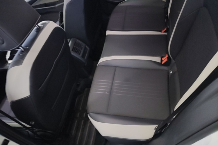 Volkswagen Golf 2021 car image #17