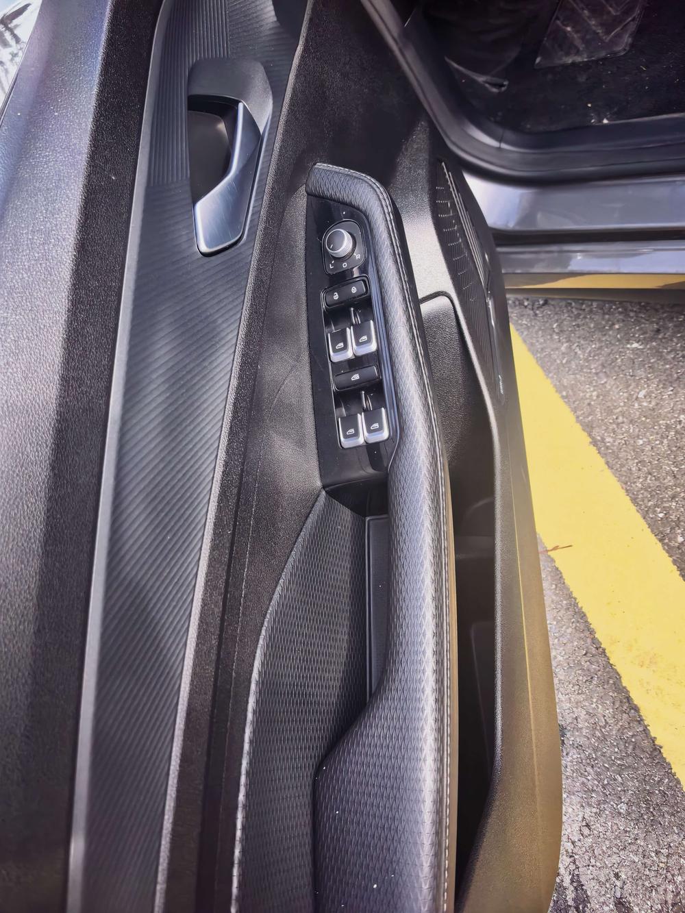 GEELY Binray 2022 car image #8