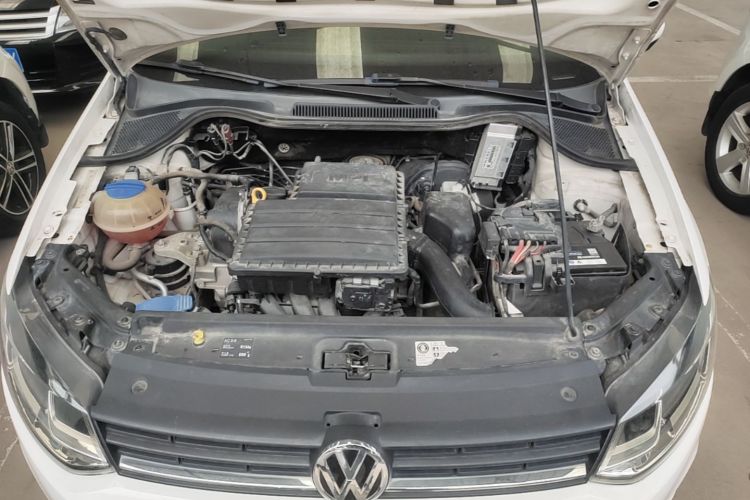 Volkswagen Polo 2016 car image #22