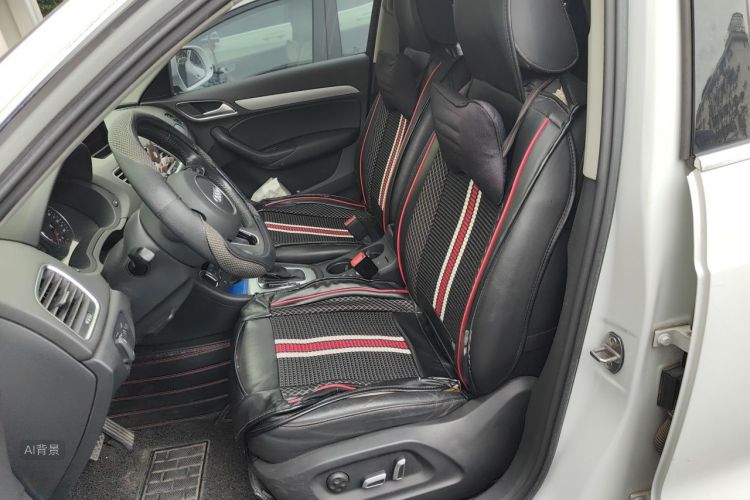 Audi Q3 2018 car image #17