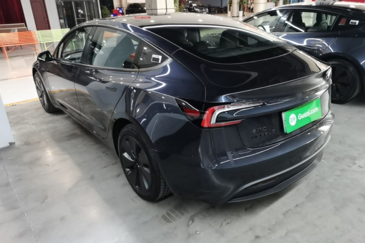 Tesla Model 3 2026 car image #7