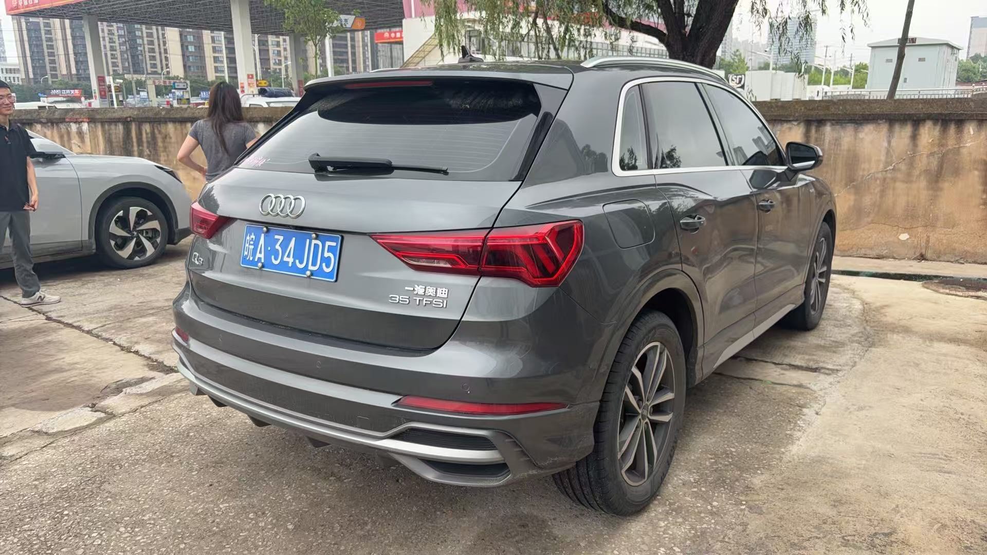 Audi Q3 2022 car image #6