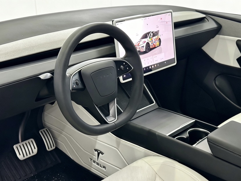 Tesla Model Y 2025 #5 Tesla Model Y 2025 car image #5