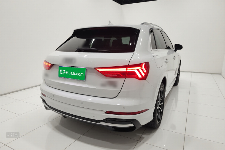 Audi Q3 2020 car image #7