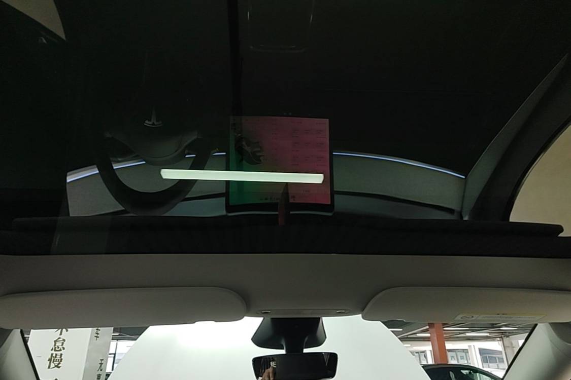 Tesla Model Y 2024 car image #9
