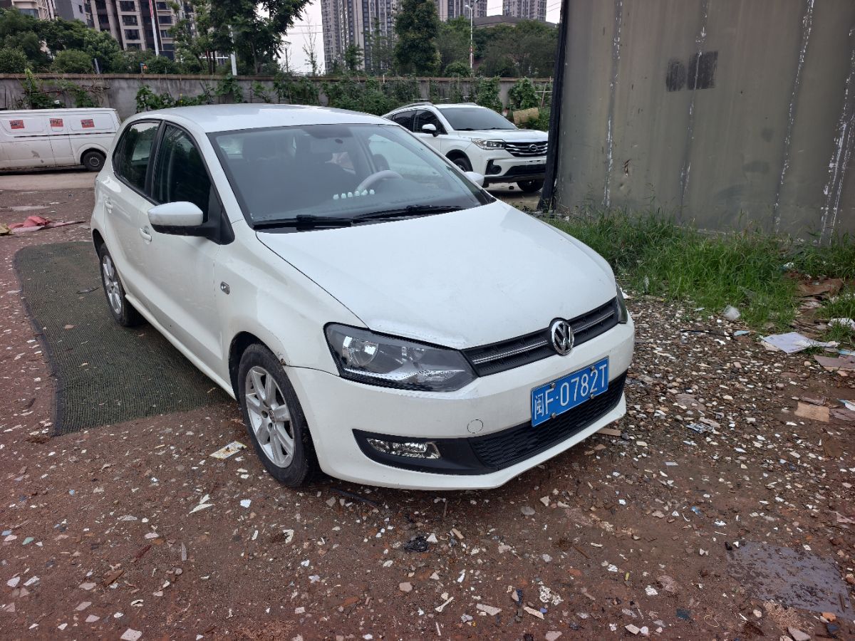 Volkswagen Polo 2013 car image 