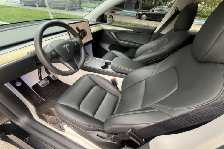 Tesla Model Y 2023 #17 Tesla Model Y 2023 car image #17