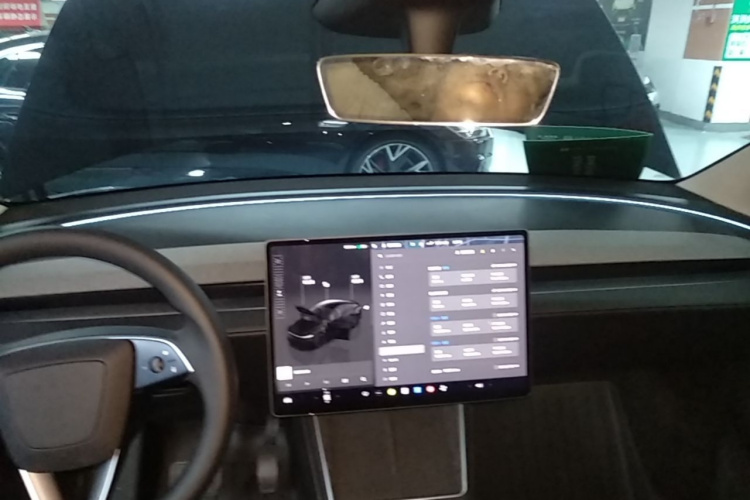 Tesla Model Y 2025 #11 Tesla Model Y 2025 image de voiture #11