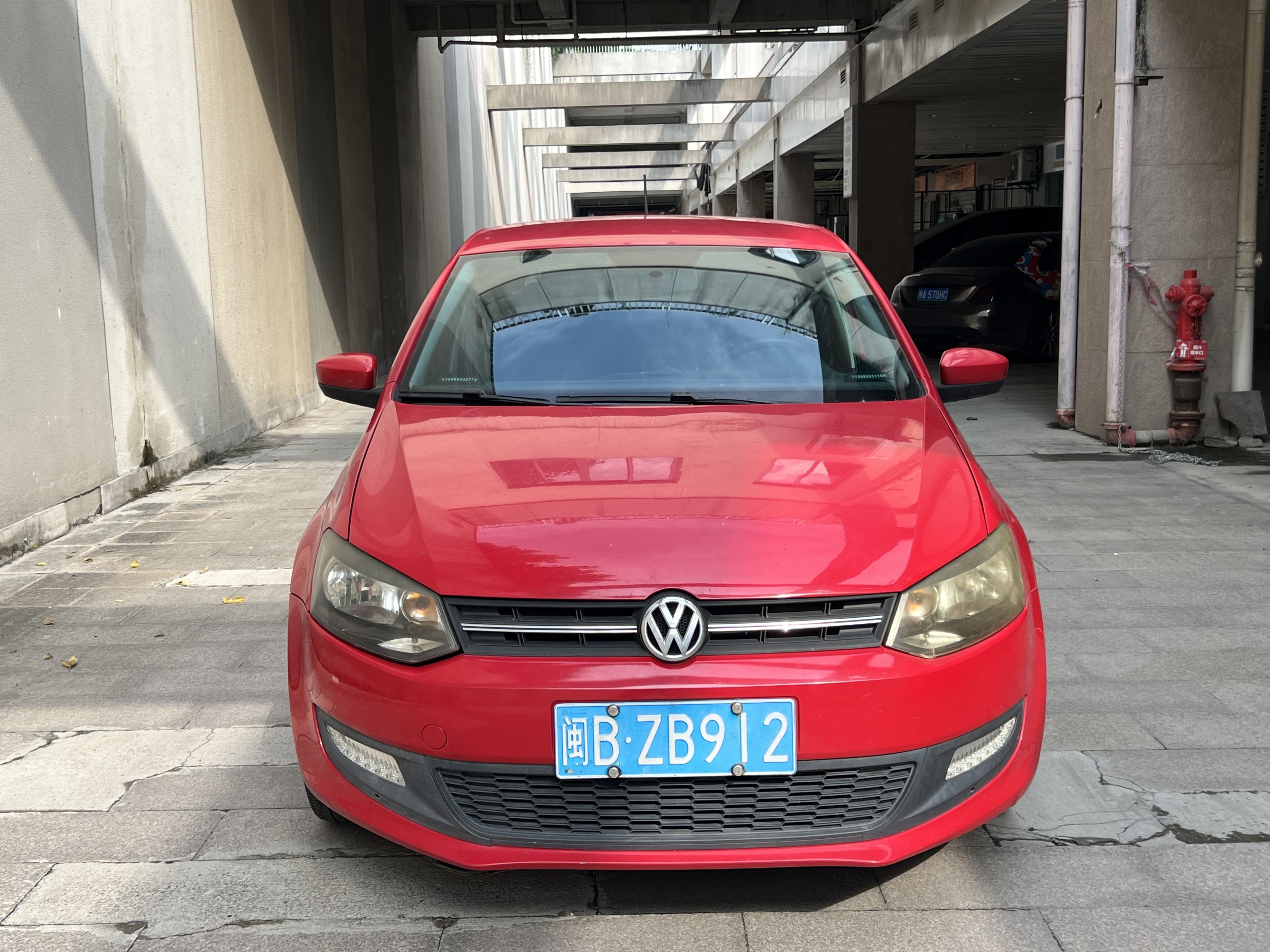 Volkswagen Polo 2011 car image #4