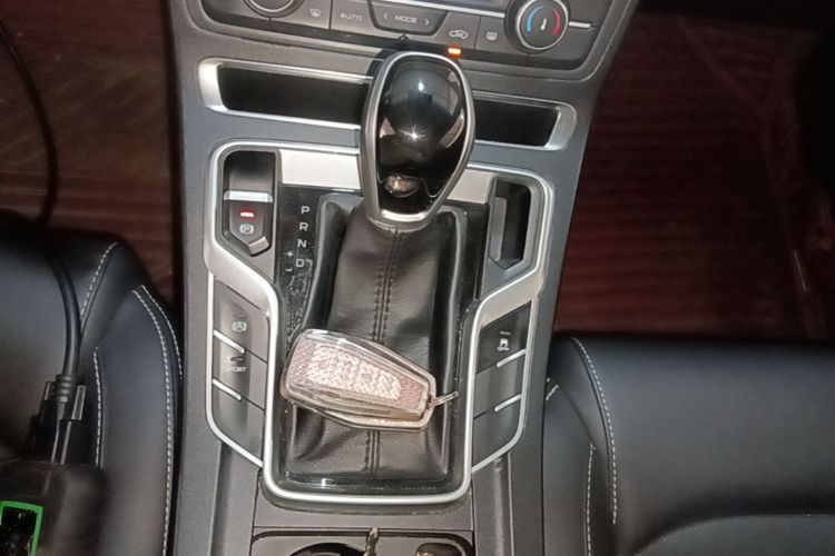 GEELY Emgrand 2020 #14 GEELY Emgrand 2020 car image #14