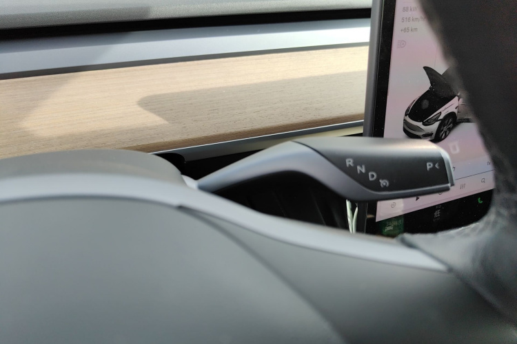 Tesla Model Y 2021 #18 Tesla Model Y 2021 car image #18